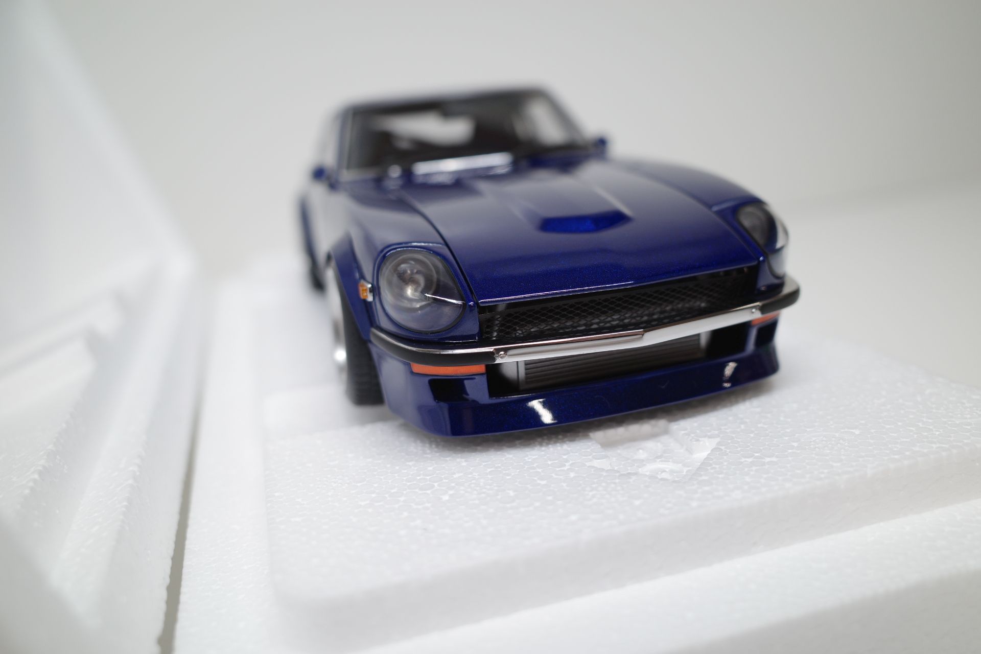 ミニカー オートアート 1/18 AUTOart 湾岸ミッドナイト 悪魔のZ/S30Z