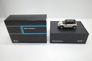 特注 PMA 1/43 ミニ クーパー BMW MiniCooper S 白系-01