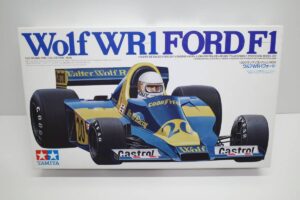 タミヤ 1-20 Wolf WR-1 FORD F1 ウルフ レーシング フォード ドライバー1体つき-01