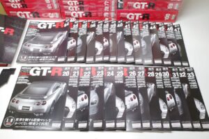 イーグルモス 週刊 日産 GT-R 1/8スケール 48～100号セット  組立キット 検品-展示風景-03