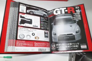 イーグルモス 週刊 日産 GT-R 1/8スケール 48～100号セット  組立キット 検品-展示風景-06