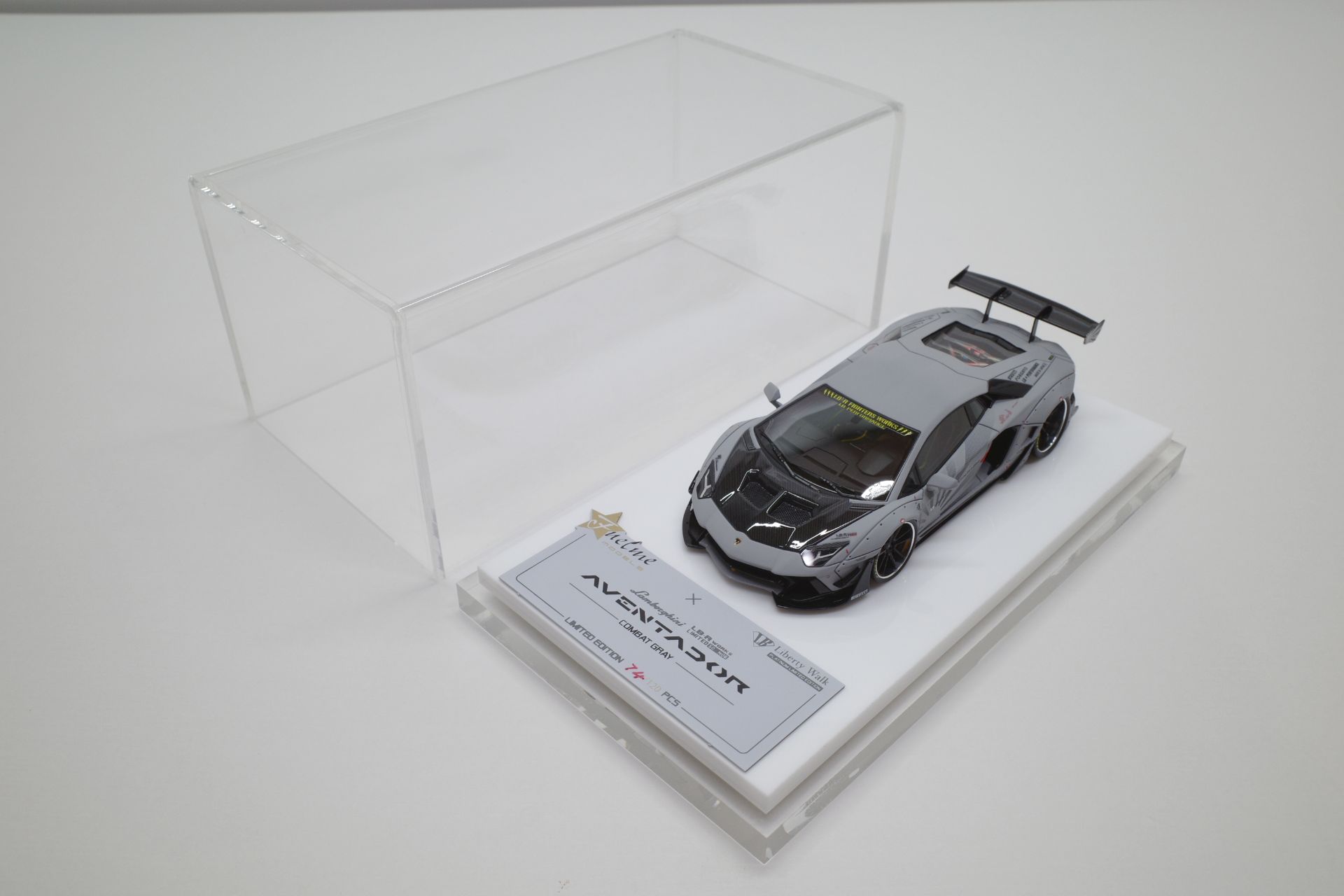 ミニカー FuelMe 1/43 LB LibartyWalk ランボルギーニ アヴェン 