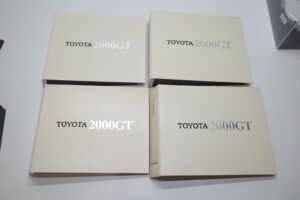 デアゴスティーニ トヨタ 2000GT 1-10 組立済み 完成品 全65号 セット 冊子など (8)