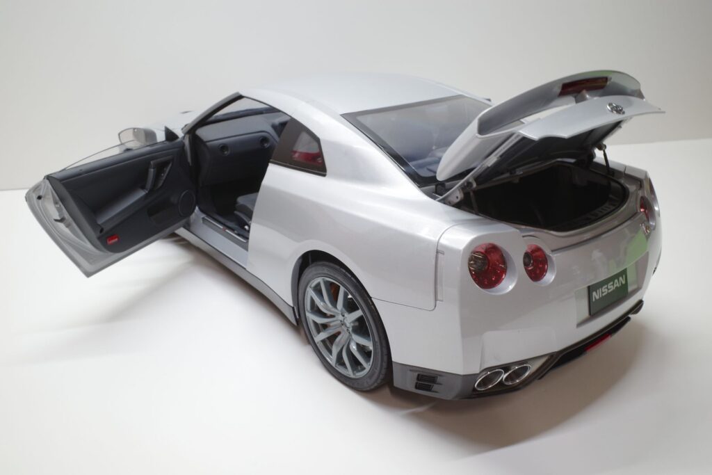 日産R35 GT-R イーグルモス 1/8完成品 - ミニカー