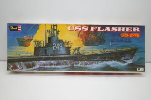 プラモデル 船-Revell 1-180 レベル 米国潜水艦 USS 249 フラッシャーの外箱 (1)