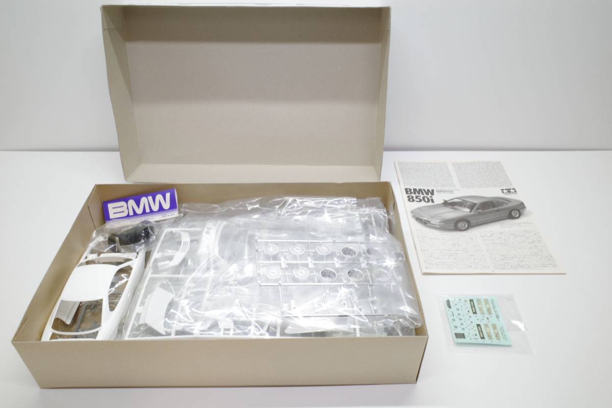 タミヤ レベル Revell 1/24 BMW 850i E31型 エンジン付 フル 