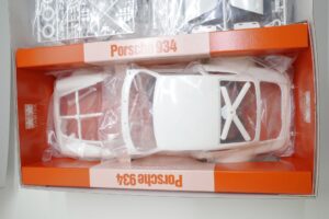 タミヤ 1-12 Porsche ポルシェ 934 イェーガーマイスター (エッチングパーツ付き)- (1 (24)