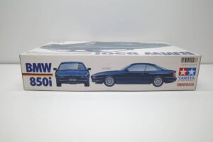 タミヤ レベル Revell 1-24 BMW 850i 絶版品 E31型 エンジン付 フルディスプレイモデル- (4)