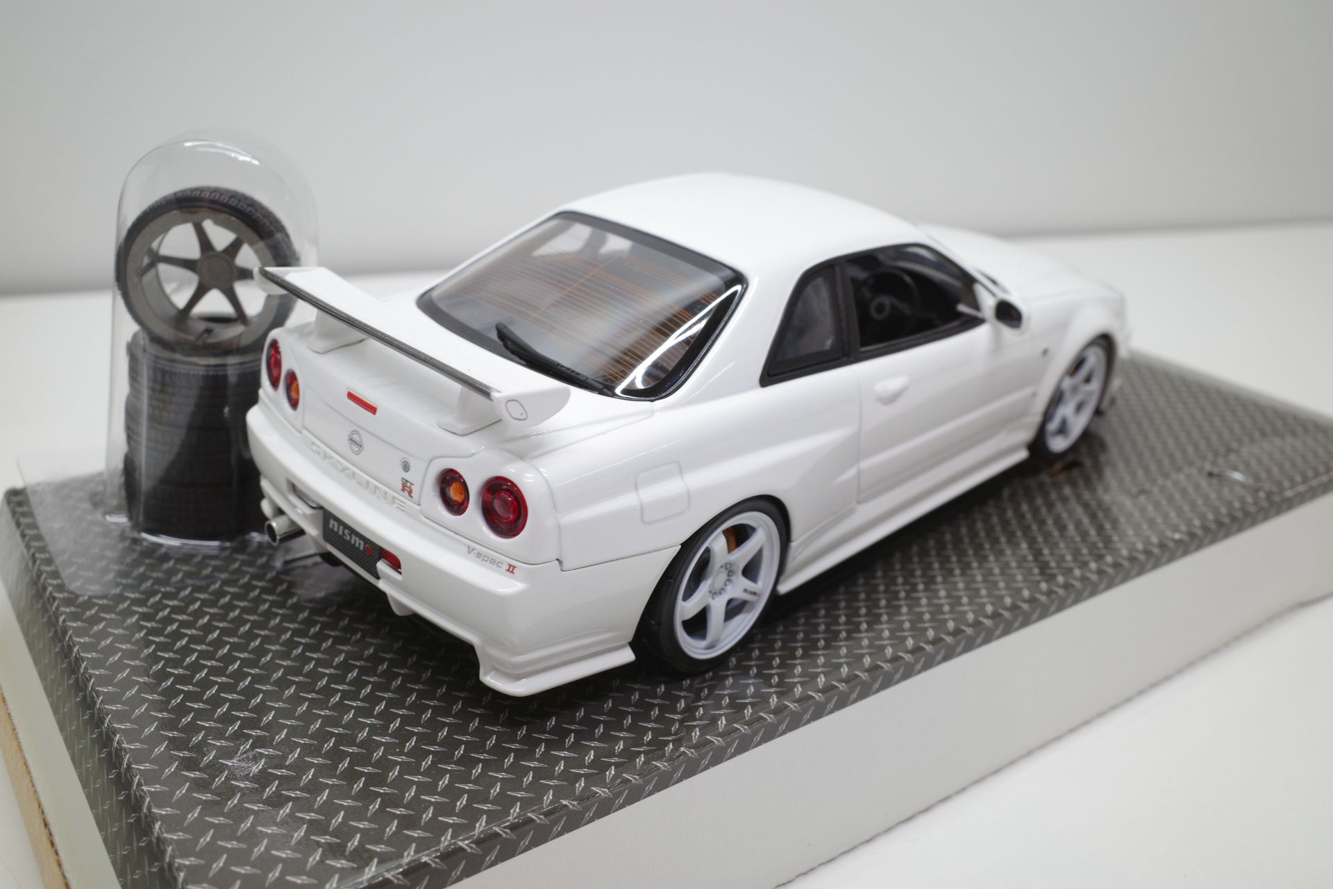 特価国産 希少 1 24 R34スカイラインGT-R 車高調整可能 FO2Hg