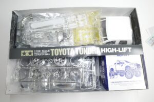 58415 タミヤ 田宮 1-10 Toyota トヨタ TUNDRA タンドラ ハイリフト 電動RC 4×4ピックアップ スノーボード2枚入 High-Lift– (55)