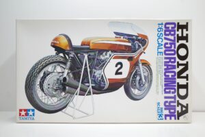 16003 タミヤ 1-6 ホンダ ドリーム CB750 FOUR レーシング タイプ Racing Type Honda Dream #1#2 HISIKI-SUMIYA 未組立 プラモデル– (1)