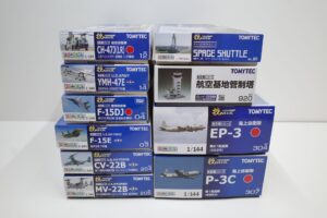 TOMYTEC 技MIX 1-144 航空基地管制塔.EP-3.P-3C.航空自衛隊 F-15DJ.F-15E.CH-47J (LR) .YMH-47E.CV-22B.MV-22B.スペースシャトルセットA (2)