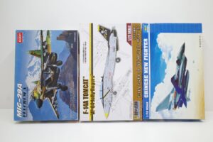 アカデミー 1-48 Mig-29A、童友社 1-72 F-14A トムキャット ジョリーロジャース、トランぺッター 1-72 Chinese New Fighter- (2)