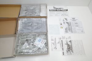 アカデミー 1-48 Mig-29A、童友社 1-72 F-14A トムキャット ジョリーロジャース、トランぺッター 1-72 Chinese New Fighter- (3)